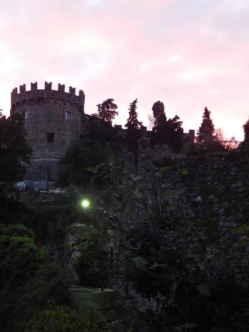 Alojamento de Acomodação e Pequeno-almoço Pie Del Castello